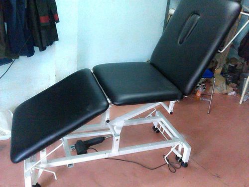 Lettino da visita per fisioterapia - PTT-3 - Baseline biomedical company - a 3 sezioni / bianco / nero