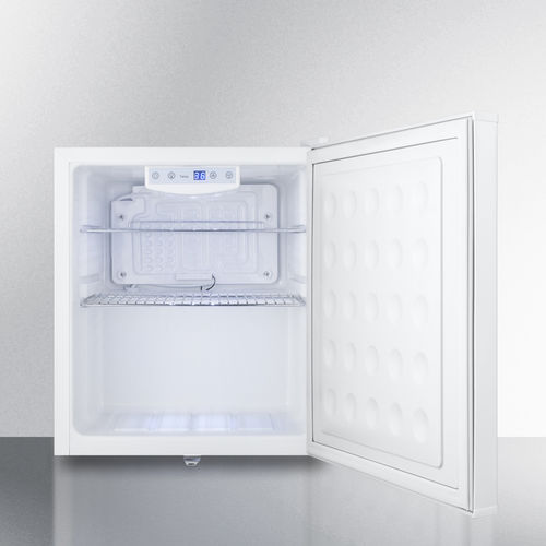 Frigorifero per ospedale - AZAR27W - Summit Appliance - ad armadio / 1 porta / con sbrinamento automatico