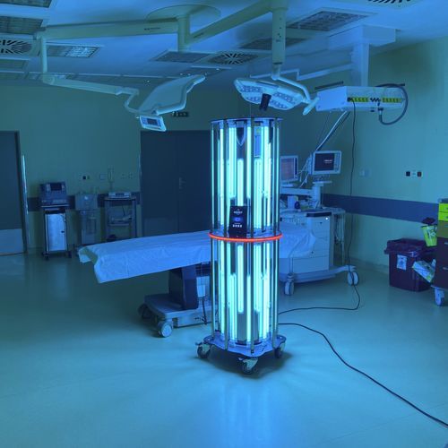 Sistema di disinfezione UV-C - Spectra Infinity - Grizzly Robotics - per sala operatoria / per ospedale / mobile