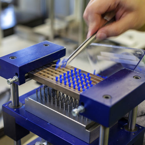 Pressa ad iniezione per CSL - Silcoplast AG - per HTV / per fabbricazione di dispositivi medicali