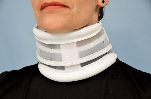 Collare cervicale semirigido - 0310 - Comercial Nespral - C2 / per adulti