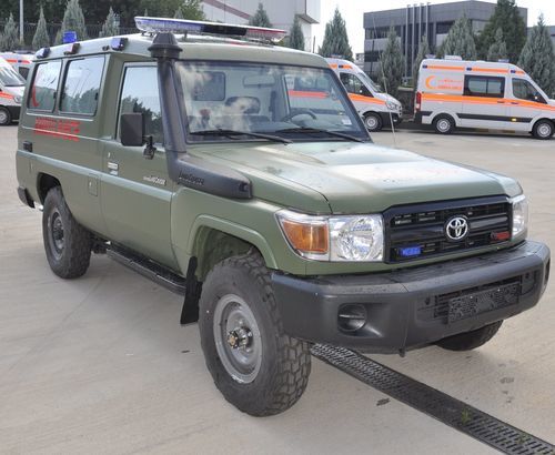 Ambulanza 4x4 - Toyota Land Cruiser - eos ambulance - a 4 barelle / con ossigenoterapia
