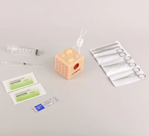 Simulatore didattico - MultiSkills MedCube - MedEduQuest. - per iniezioni / per iniezioni endovenose / per iniezioni intramuscolari