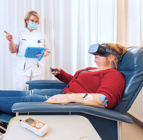 Piattaforma di realtà virtuale medica - SyncVR - per la gestione del dolore