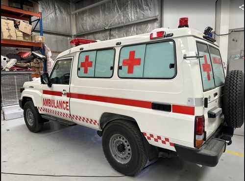 Ambulanza per terapia intensiva - Toyota Land Cruiser LC78 V6 - ICU AUTOMOTIVE IMPORT EXPORT AND CONSULTING. - con compartimenti / tipo A / tipo B