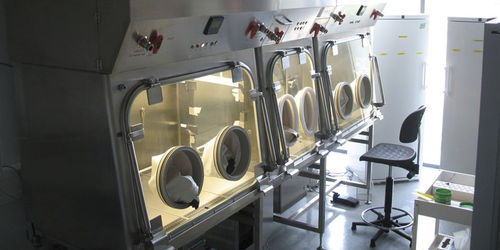 Isolatore sterile - ART GmbH Anlagenbau Reinraum Technik - per laboratori farmaceutici / classe ISO 5 / per prodotti biologici