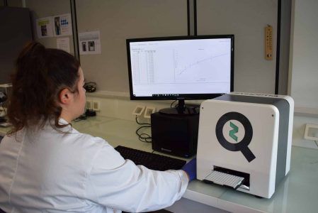 Lettore di micropiastre ad assorbanza - Zymocube - Zymoptiq - per biologia molecolare / a 96 pozzetti
