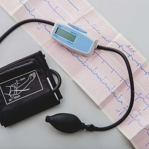Sfigmomanometro a bracciale - REVIVE MEDICAL TECHNOLOGIES INC.
