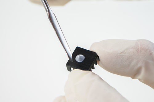 Colla di assemblaggio medicale epossidica - EP3HTSDA-2Med - Master Bond - per apparecchiature mediche / per metallo / per plastica
