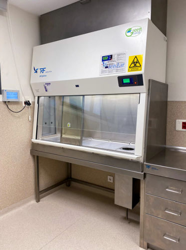 Cabina di sicurezza microbiologica classe II - Técnicas Radiofísicas S.L.U. - per radiofarmacia / da banco / in acciaio inossidabile