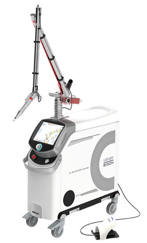 Laser per rimozione di tatuaggi - LUCID QY - BISON Medical   - per ringiovanimento cutaneo / Nd:YAG / su carrello