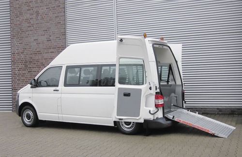 Veicolo per disabili furgone - Volkswagen Transporter T6 - Dlouhy - entrata posteriore