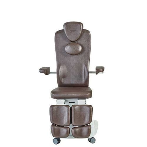 Poltrona per visita podologica - Concept - Euroclinic MediCare Solutions - elettrica / con poggiagambe / 3 sezioni