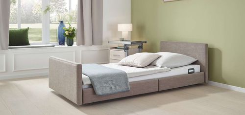 Letto per lungodegenza - Tereno - Stiegelmeyer GmbH & Co. KG - elettrico / ad altezza regolabile / extrabasso