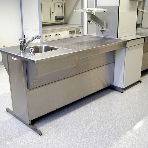 Workstation da laboratorio per istopatologia - UCS-1500-D - KUGEL medical GmbH & Co. KG - per preparazione di campioni / con lavandino / con ventilazione discendente