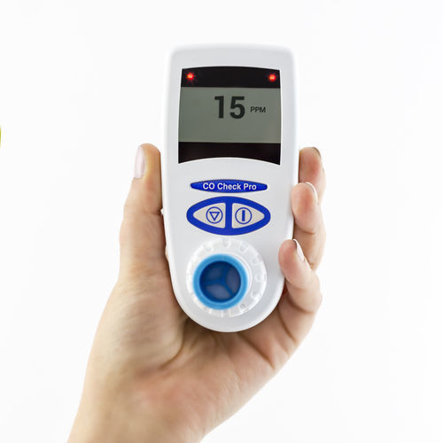Analizzatore di monossido di carbonio espirato - CO Check Pro - MD Diagnostics Ltd - per smettere di fumare / elettronico / portatile