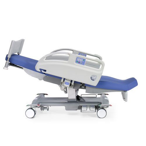 Poltrona elettrica per trattamenti clinici - Diamed PRO - Medical Iberica - 3 sezioni / con rotelle / ad altezza regolabile