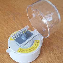 Centrifuga per biologia molecolare - Genie® - Vittoriobasurto - di sangue / da banco / compatta