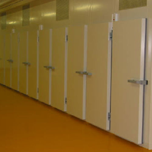 Cella mortuaria frigorifera per feretri - SKZ HS - UFSK INTERNATIONAL GmbH & Co. KG - per più salme / a carico frontale / con porta