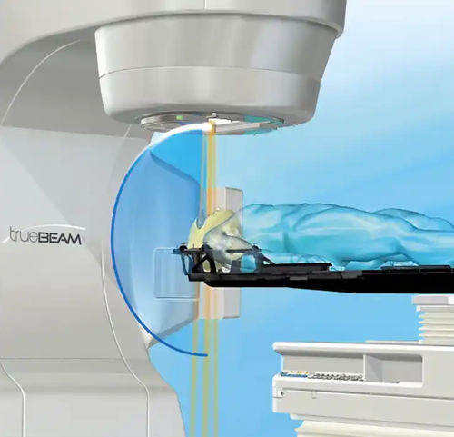 Acceleratore lineare di particelle radiochirurgia stereotassica - HyperArc - Varian Oncology - con tavolo di posizionamento robotizzato / con collimatore multilamellare (MLC)
