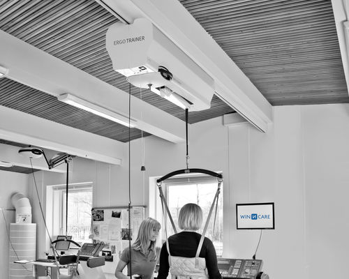 Sollevapersone elettrico - ErgoTrainer - Winncare group - a soffitto
