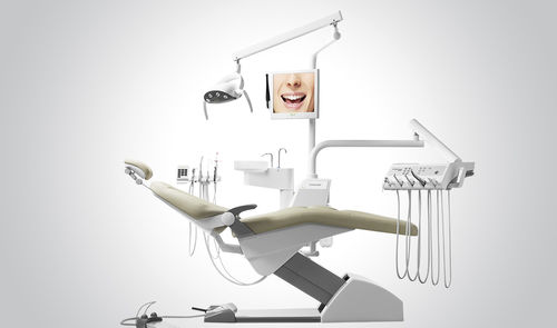 Riunito odontoiatrico con poltrona elettrica - COMFORTEK_N1 - Beyes Dental Canada - con monitor / con camera intraorale / con portastrumenti