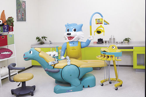 Riunito odontoiatrico con poltrona - A8000-I(B type) - Foshan YaYou Medical Equipment - con portastrumenti / pediatrico