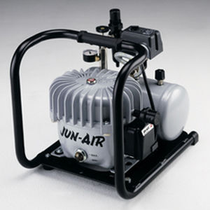 Compressore per odontoiatria - 3-4 - JUN-AIR International A/S   - da laboratorio / lubrificato