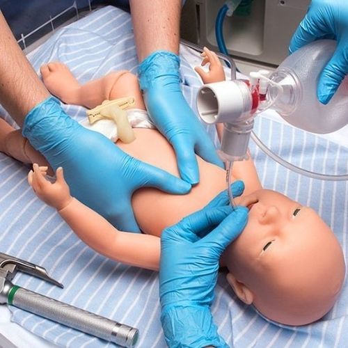 Simulatore di paziente neonata - PEDI® S109  - Gaumard - per cataterismo / per puntura / per intubazione