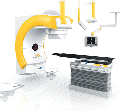 Acceleratore lineare di particelle radiochirurgia stereotassica - Novalis® - Brainlab - con tavolo di posizionamento robotizzato / con collimatore multilamellare (MLC)
