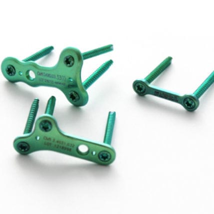 Placca di compressione per alluce valgo - 3.7020.016 - ChM - bloccata / in metallo