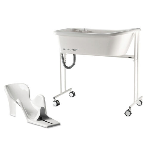 Vasca da bagno ospedaliera manuale - R82 Orca - Etac - con seduta da bagno