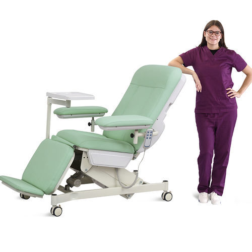 Poltrona per emodialisi elettrica - SKE-133 - Jiangsu Saikang Medical Equipment - a 4 sezioni / con rotelle / Trendelenburg