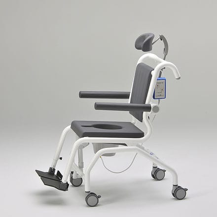 Sedia da doccia con schienale alto - SCC 250 Comfort E - RCN Medizin - con braccioli / con rotelle / con poggiapiedi