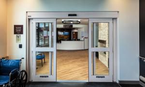Porta di protezione - Dura-Glide® 2000/3000 - Stanley Access Technologies - per ospedale / scorrevole / automatica