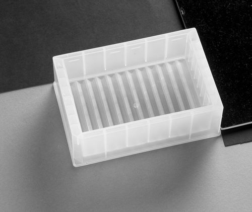 Micropiastra a pozzetti per scienze della vita - 390002 - Porvair Sciences Ltd - da laboratorio / da ricerca / a 12 pozzetti
