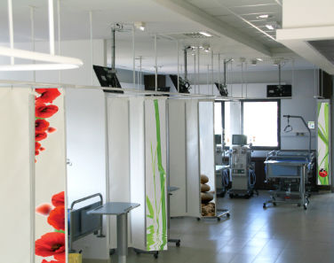 Paravento medicale con supporto murale - MEDICASCREEN CUSTOM-MADE® - Medicascreen - pieghevole / con tendina