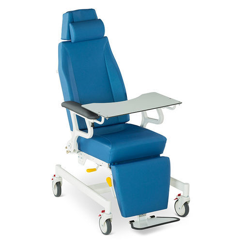 Poltrona da riposo ergonomica - 6700 - Lojer - geriatrica / con poggiagambe / con rotelle