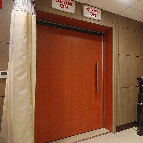 Porta con schermatura - SmartDoor® - Veritas Medical Solutions - di servizio / per radioterapia / battente