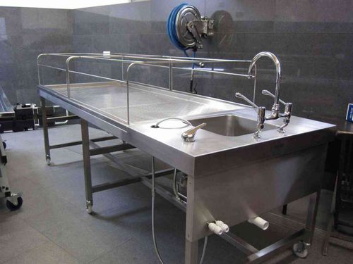 Tavolo da lavoro - Ghusl - Kenyon - di lavaggio salme / rettangolare / su rotelle