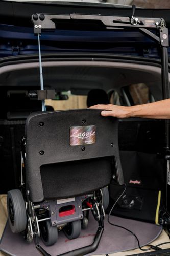 Braccio sollevatore per sedie a rotelle per automobile - Car Mini  - Luggie - con fissaggio al veicolo