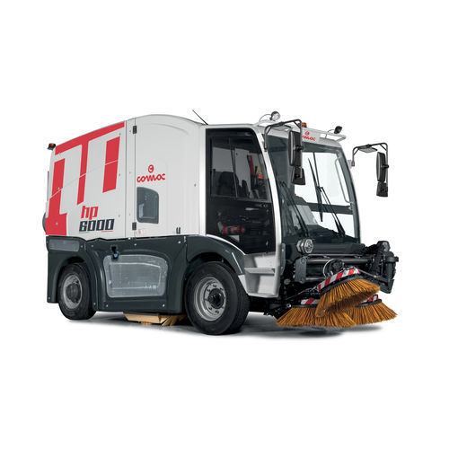spazzatrice uomo a bordo - Comac