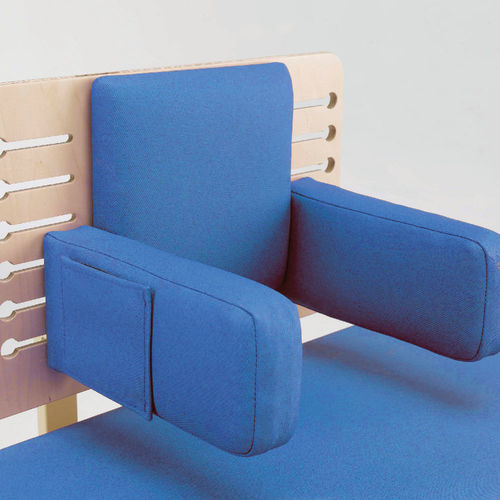Poggiaschiena regolabile - adjustable backrest with pelvic guides - G and S Smirthwaite Ltd. 