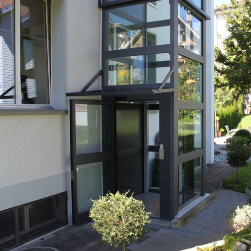 Ascensore per persone a mobilità ridotta - E50  - Högg Liftsysteme - ad uso residenziale