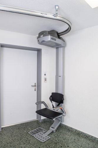 Montascale per scale dritte - SL60 - Högg Liftsysteme - par paziente umano / pieghevole / con fissaggio al soffitto