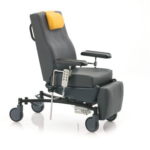 Poltrona per prelievo di sangue elettrica - P-KL-004 - PROMEK - a 3 sezioni / con poggiagambe / con braccioli