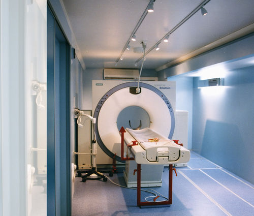 Ambulatorio mobile di radiologia per scanner a raggi X - toutenkamion
