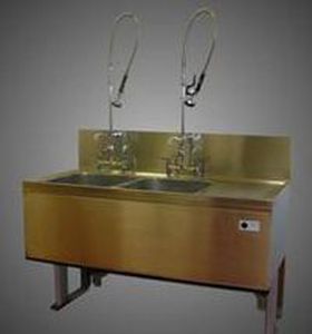 Banco da laboratorio con lavandino - Felcon - con ventilazione discendente