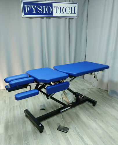 Lettino da visita per fisioterapia - Treat® 2 - Fysiotech - elettrico / a 3 sezioni / blu
