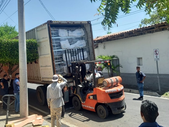 Completato ufficialmente il progetto del letto d'ospedale in El Salvador